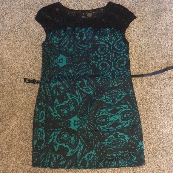 Express Lace Sheath Dress - Picture 2 of 4